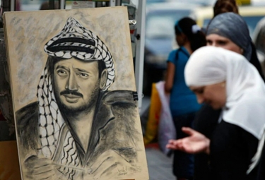 في ذكرى عرفات .. الوحدة الفلسطينية تواجه اختبار الحرب والانقسام السياسي