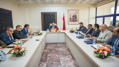 سعيد أمزازي والي الميدان يقود إصلاح منظومة النقل بأكادير الكبير: استثمارات تفوق مليار درهم وإطلاق وشيك لحافلات BHNS